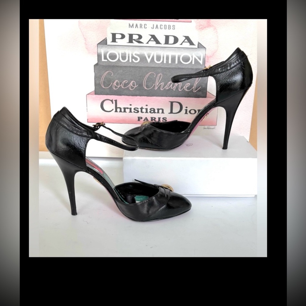 Betsey Johnson Y2K Black Leather Stilettos Ankle Strap Bow & Gold Button Size 7 - Picture 2 of 11